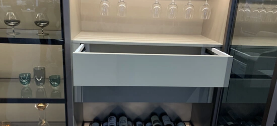 Conception moderne d'armoire à vin